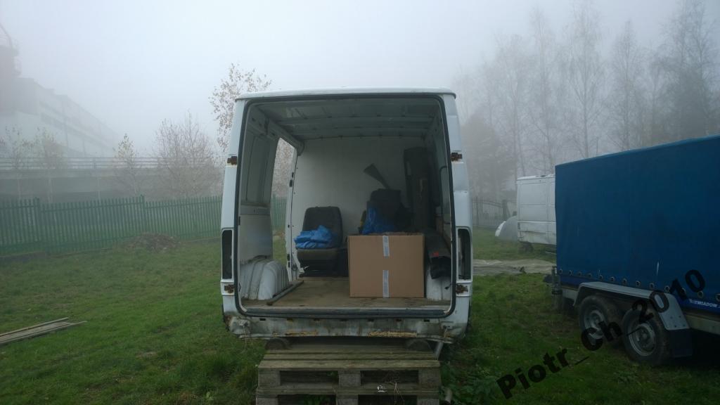 USZCZEKA DRZWI TYŁ MERCEDES SPRINTER 2005 Numer katalogowy części USZCZEKA DRZWI TYŁ MERCEDES SPRINTER 2005