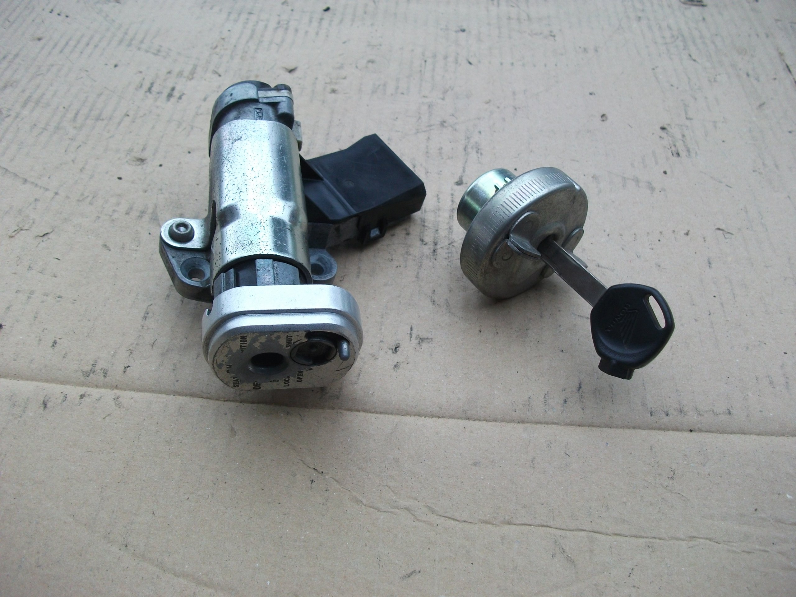 HONDA LEAD 110 КЛЮЧ ЗАЖИГАНИЯ ПРОБКА