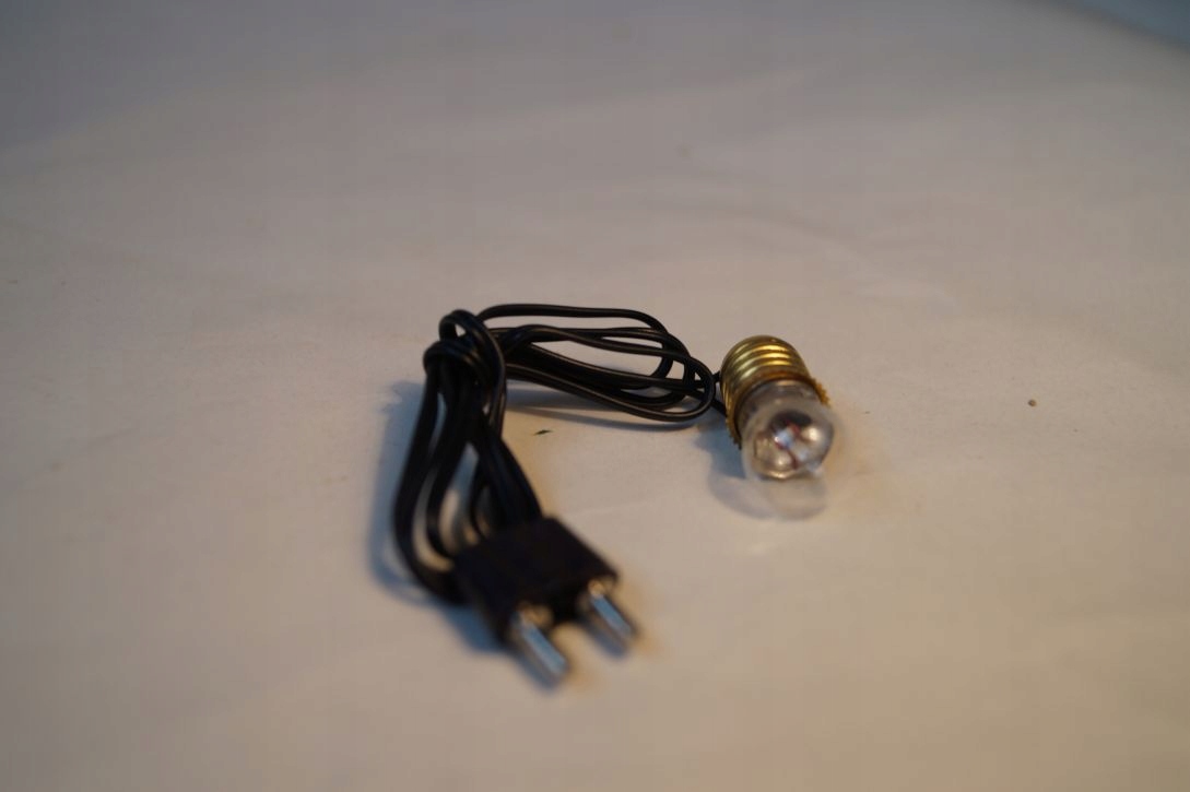 Biała żarówka z kablem i wtyczką, gwint E5 - 3,5V Kod producenta X025