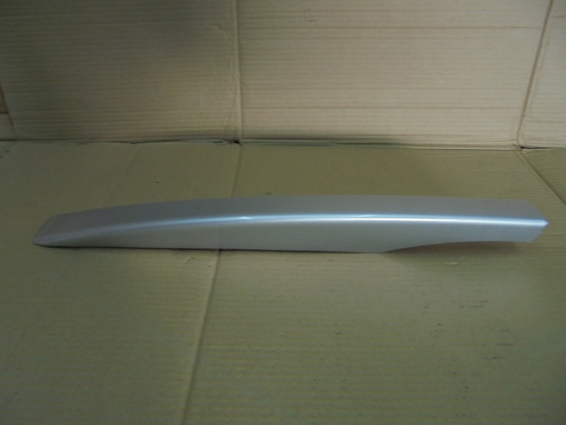 KIA CEED I KOMBI - osłona na reling przedni prawy Producent części Kia OE