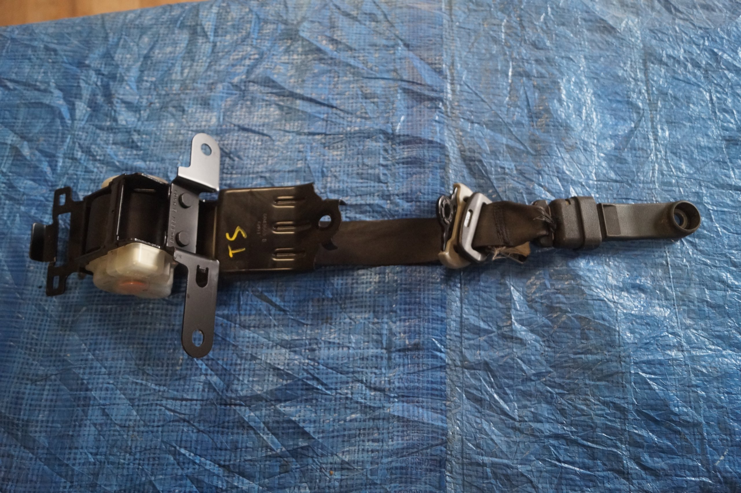 СРЕДНИЙ РЕМЕНЬ БЕЗОПАСНОСТИ HONDA FR-V FRV