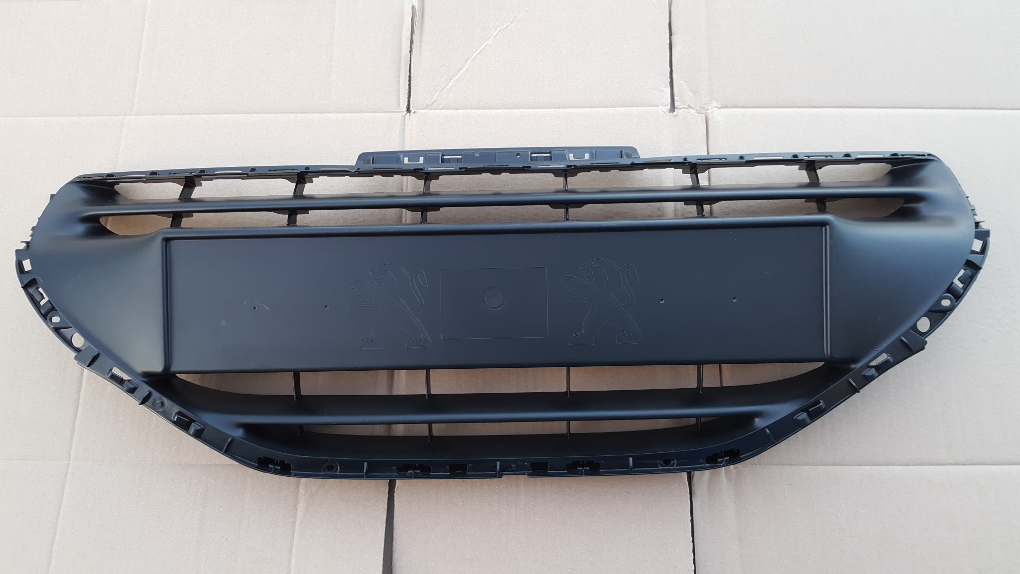 9675515577 - PEUGEOT 208 2012-2015 РЕШЕТКА РЕШЕТКИ ОРИГИНАЛ ГРИЛЬ