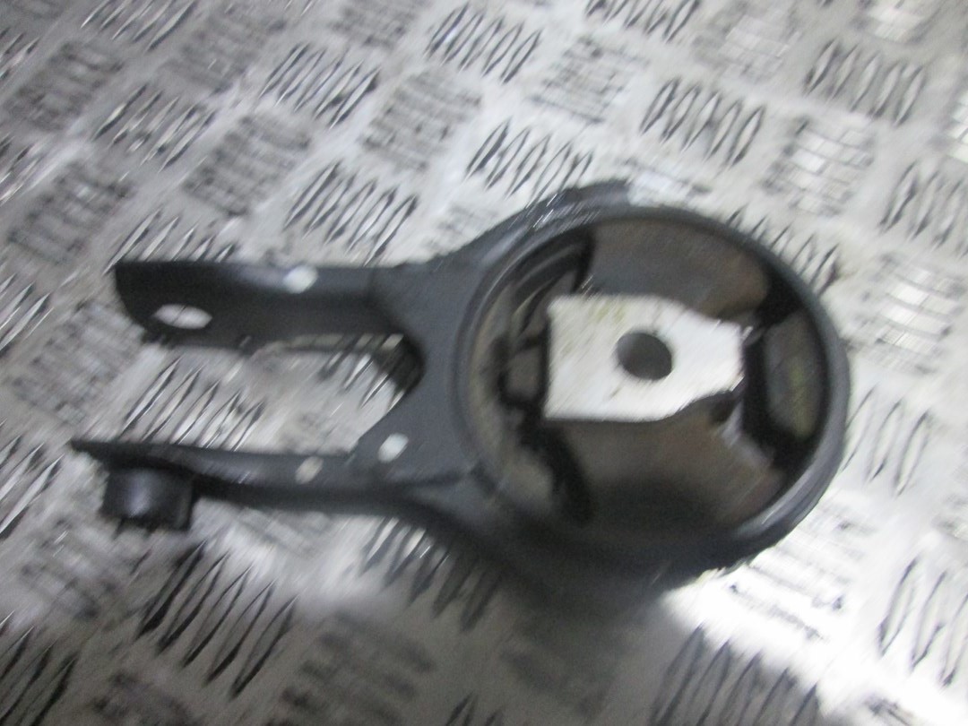 Лапа подушка MAZDA Cx3 1d