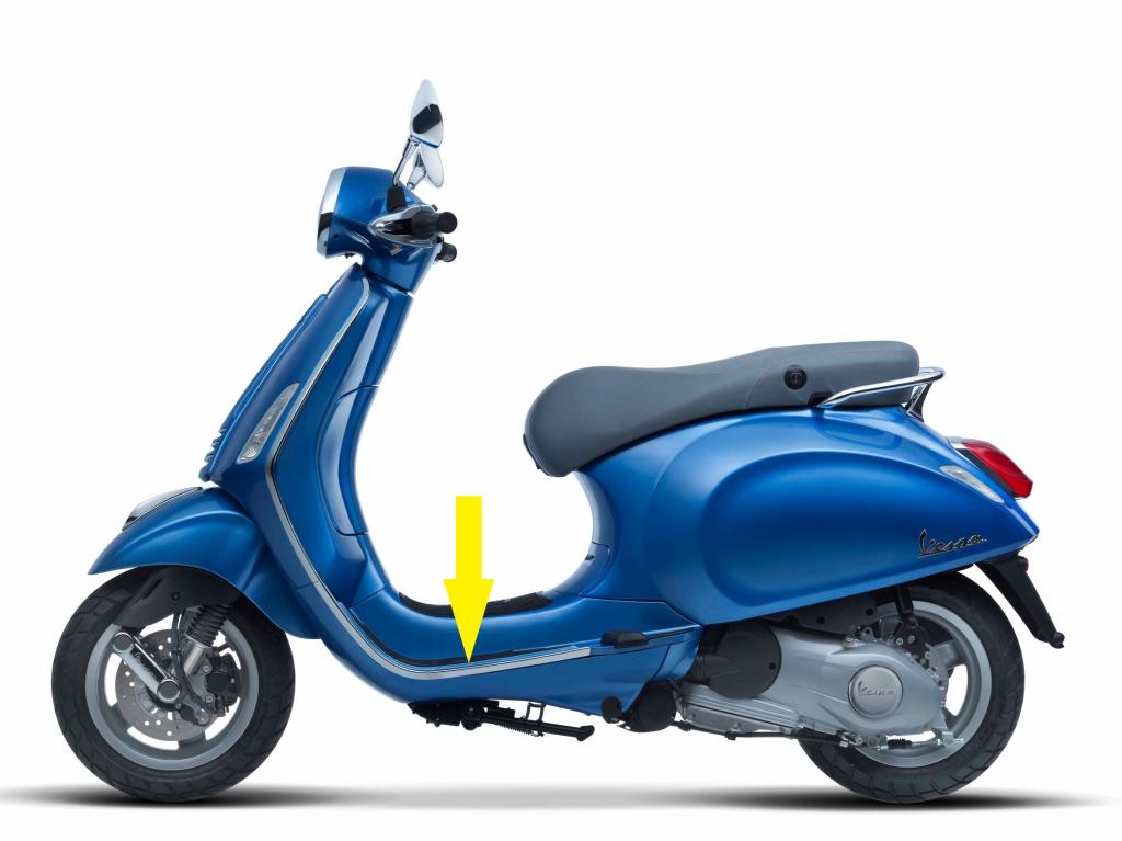 673640 - Обод декоративная планка вниз Vespa Primavera Sprint