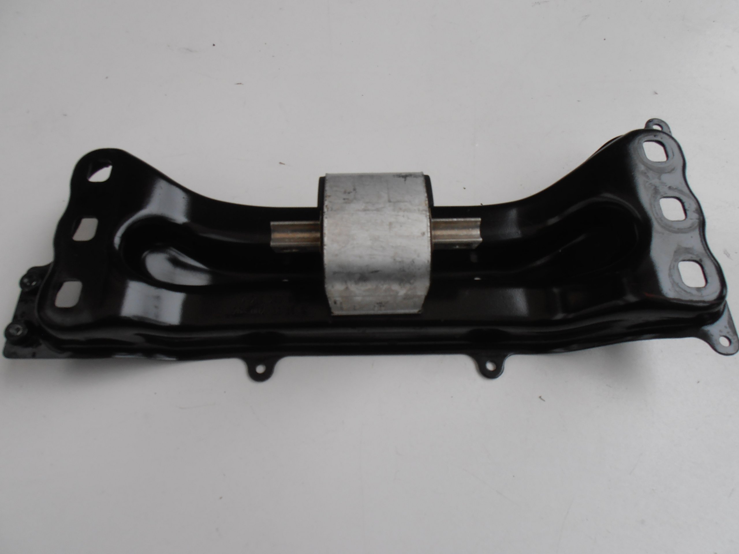 ПОДУШКА ПОД ЯЩИКИ A2052401402 MERCEDES