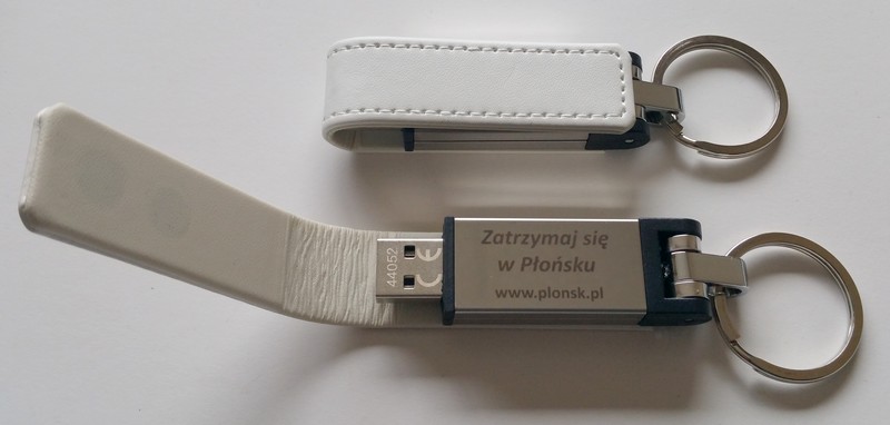 Pamięć USB brelok ekoskóra 8 GB grawer 25 szt. Rodzaj skórzany