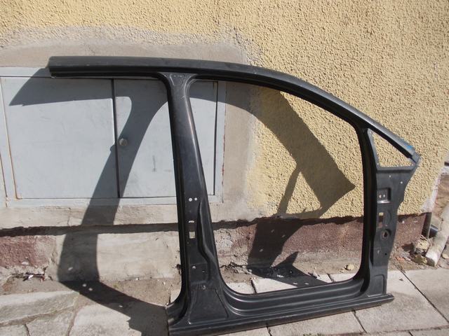 1T0809609F - ОБШИВКА ПЕРЕДНЬОЇ ПРАВОЇ СТІЙКИ ПОРОГА VW TOURAN І *