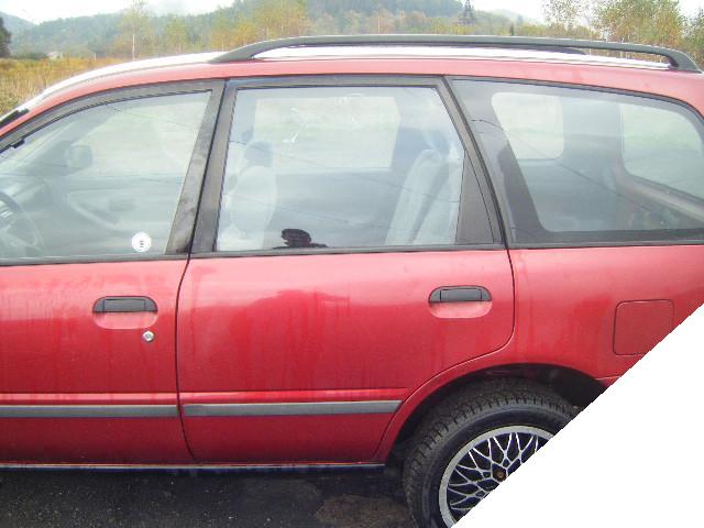 NISSAN SUNNY KOMBI 90-00 SZYBA LEWA TYLNA