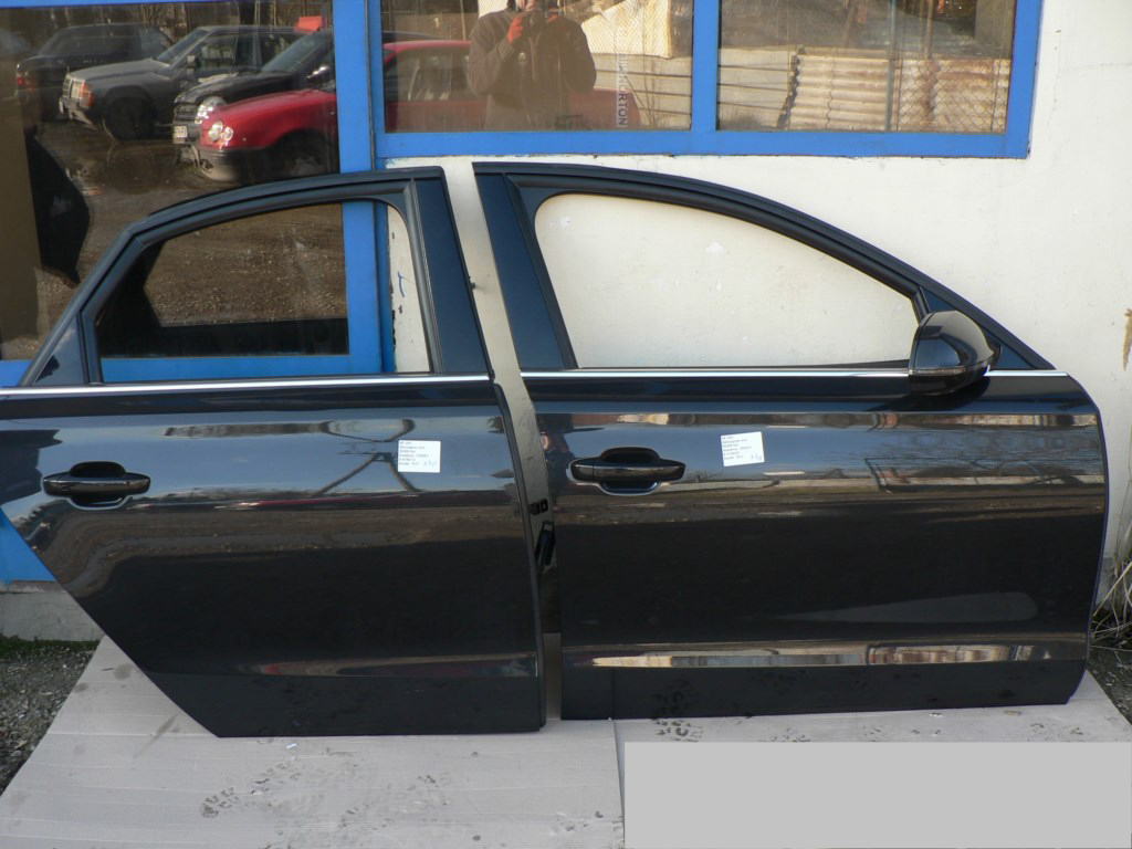 DW AUDI A8 (4H) - DRZWI PRAWE TYŁ