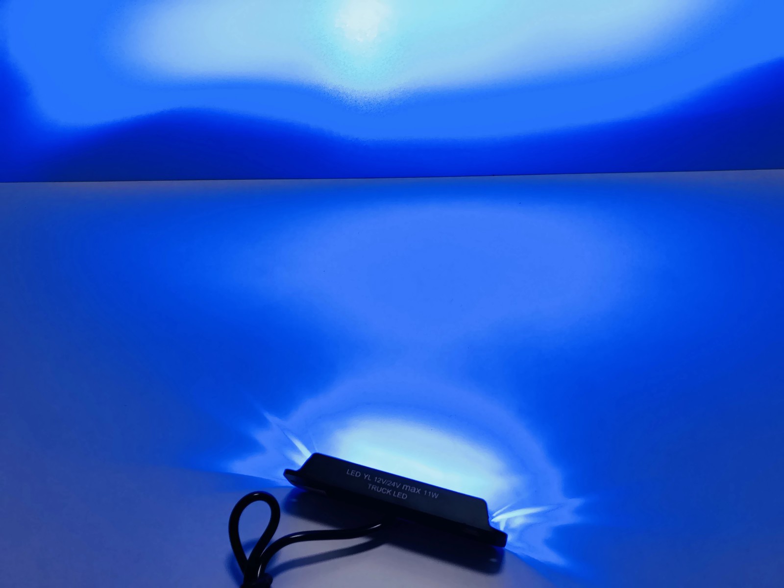 LAMPA OSTRZEGAWCZA 6 LED BLYSKOWA STROBO NIEBIESKA Light Source LED