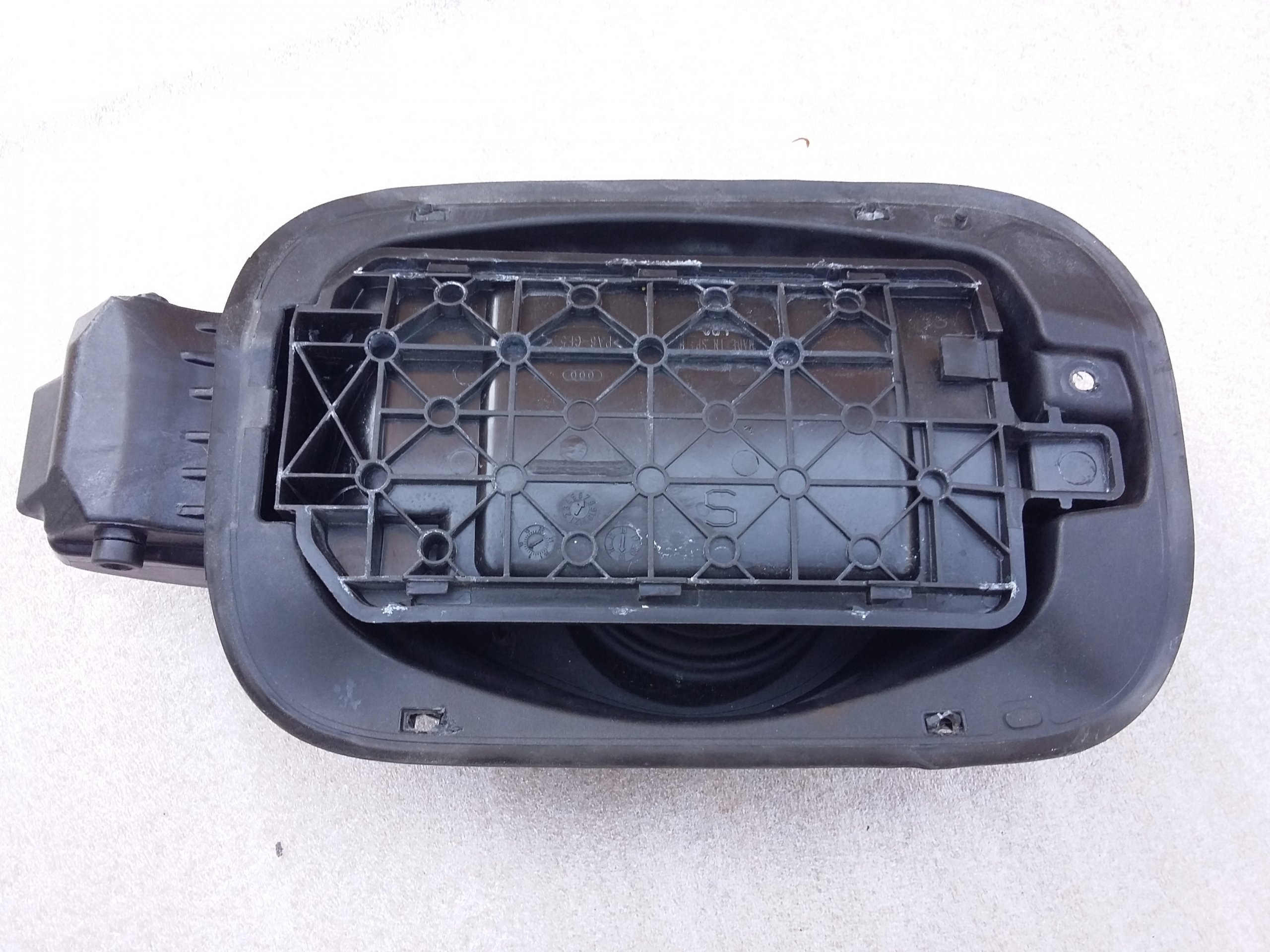 Audi A5 Wlew Paliwa 8T0809906