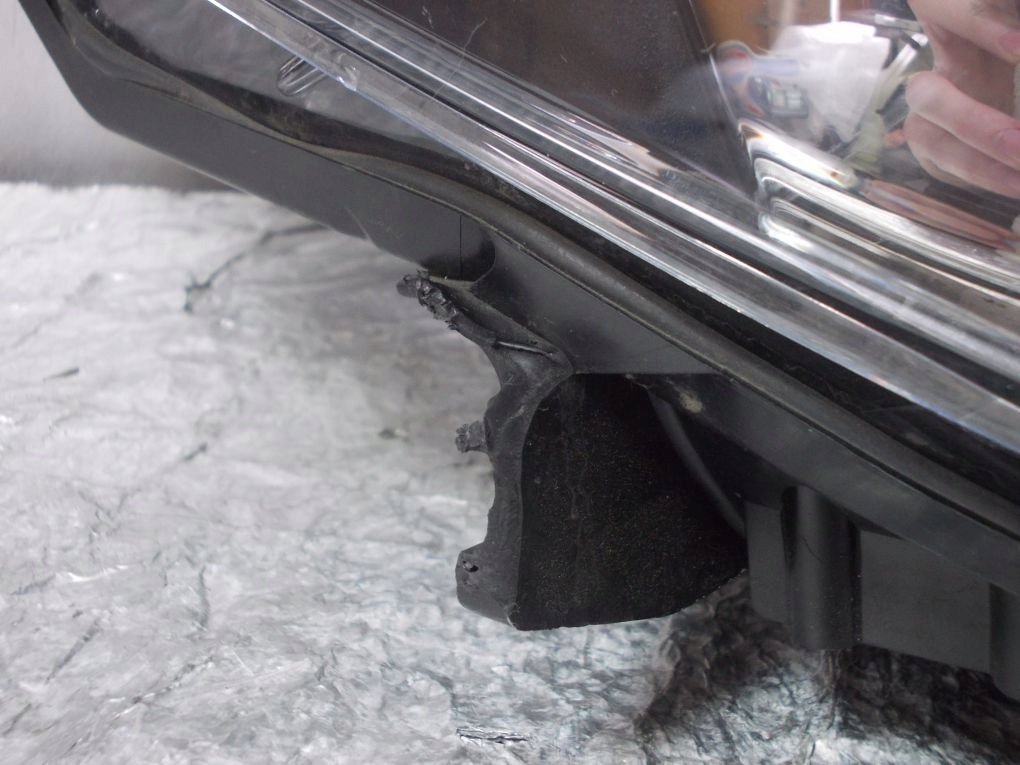 TOYOTA YARIS III LIFT 13- light front right