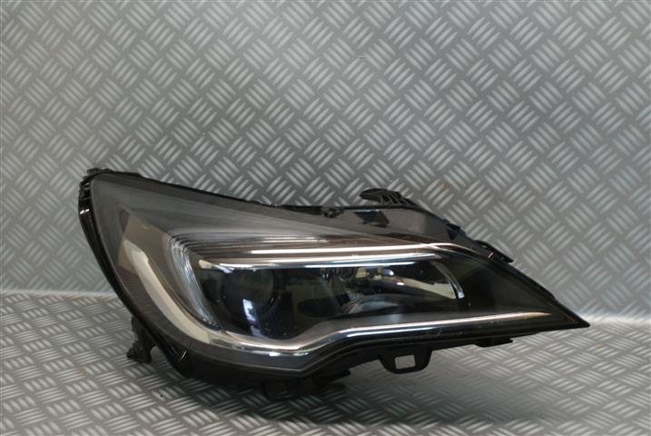 OPEL ASTRA 5 В K 15r+. ПРАВА ФАРА ЛИНЗА LED