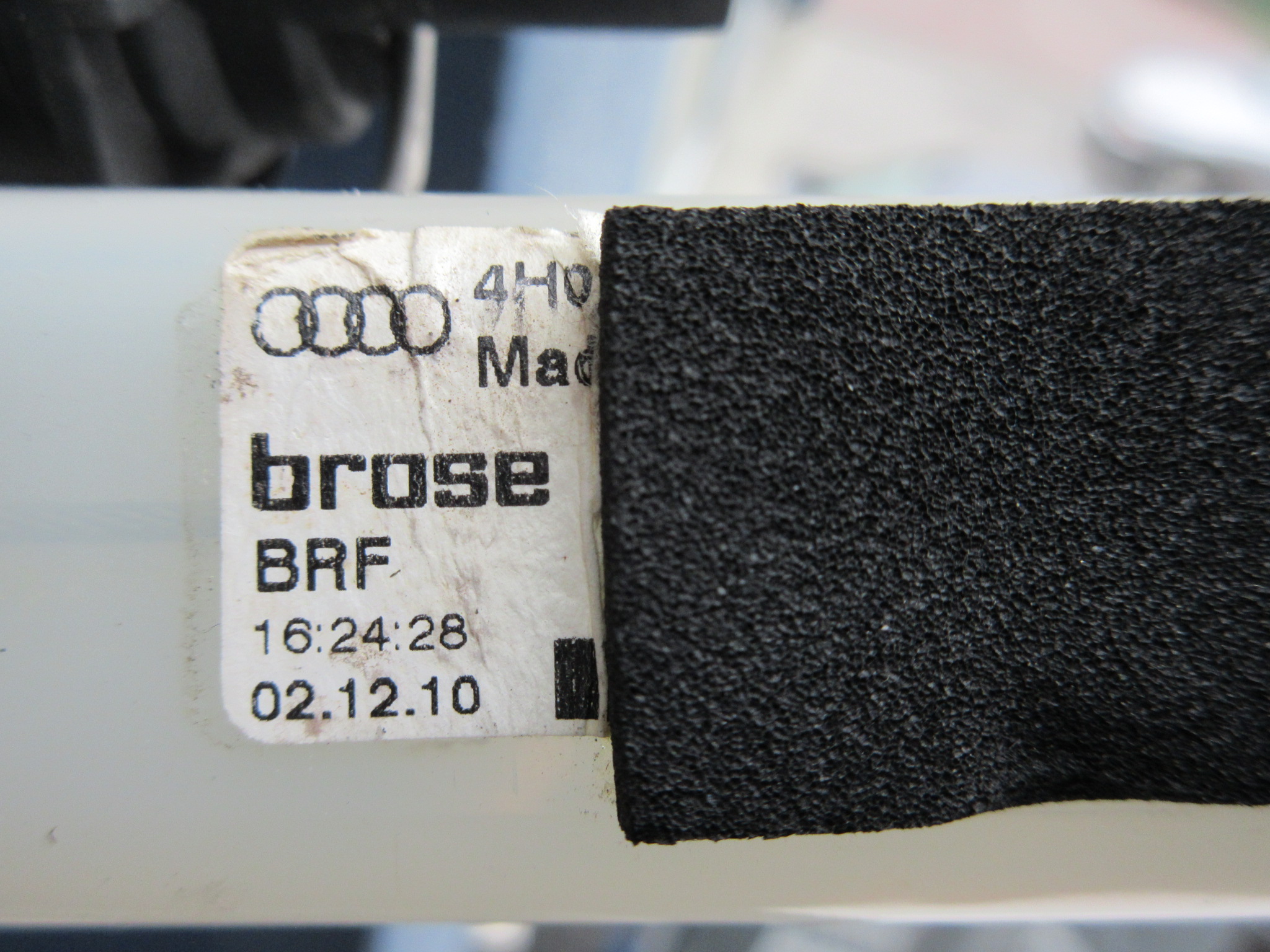 AUDI A8 D4 long roleta drzwi 4H0861963 Car type Passenger cars