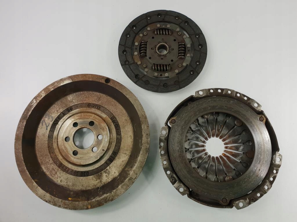 SPRZĘGŁO TARCZA DOCISK SKODA FABIA 1.4 KOMPLET Typ silnika Benzyna