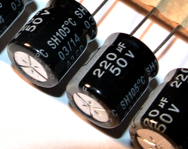 

220uF 50V 105' 10x12mm Yageo _ [10szt] #KC33
