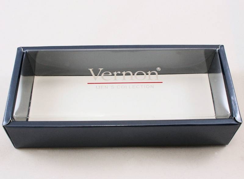 Elegancka mucha Vernon Marka inna