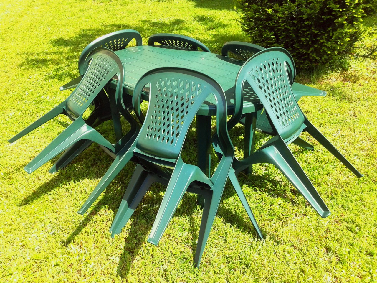 STRONG 6 + 1 SET VEĽKÝ STÔL NA STÔL PLAST ZELENÁ Line SSSS2