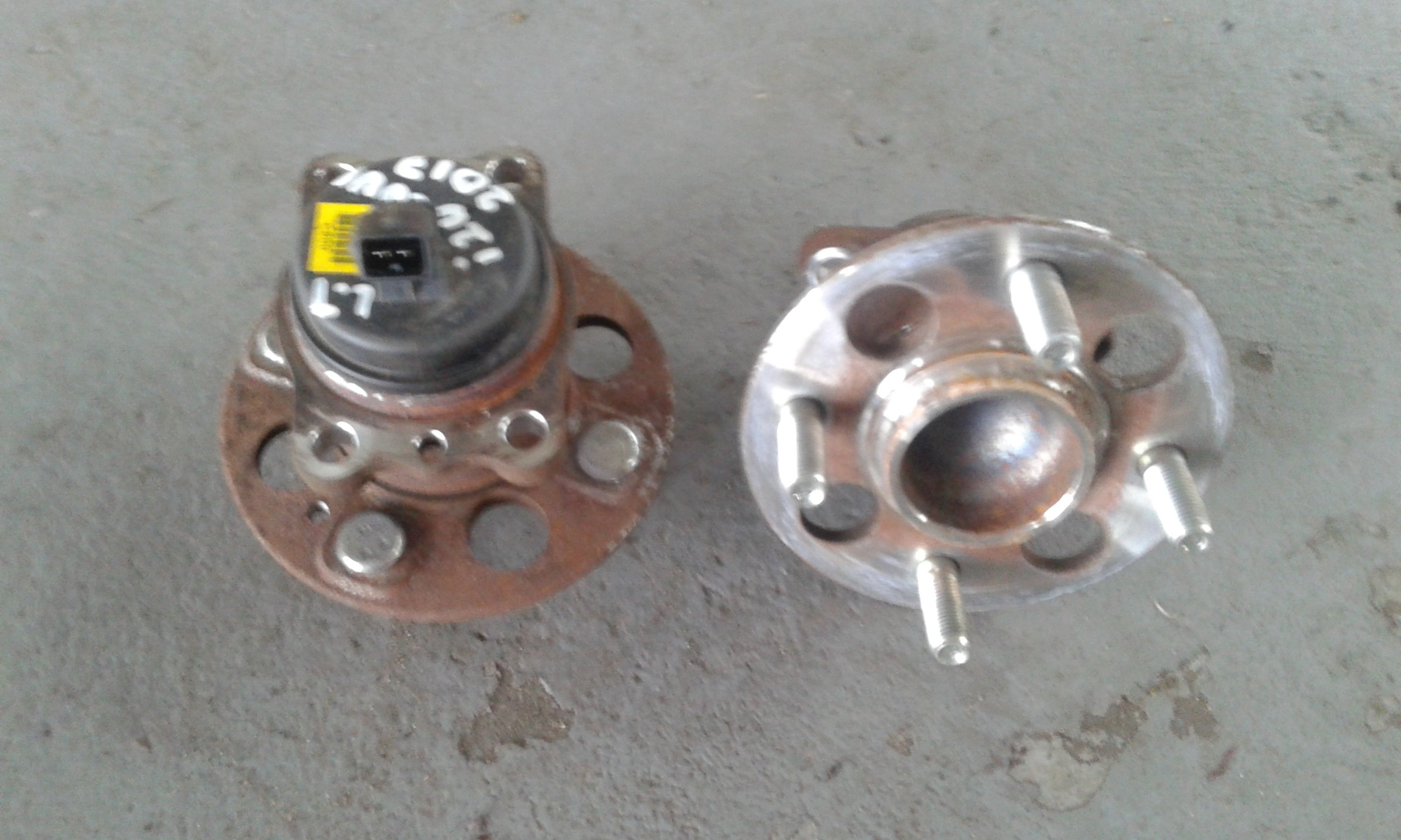 HYUNDAI I20 II 2015-18 підшипник маточини задній задній