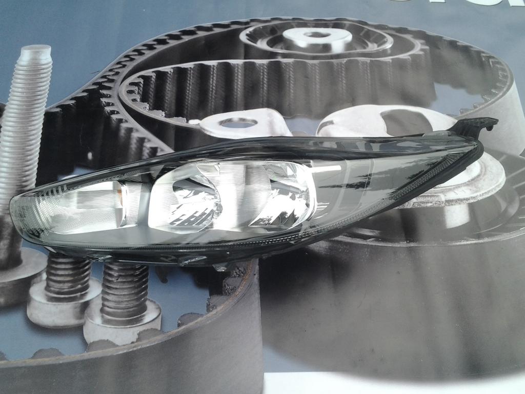 FORD FIESTA Mk7 MK-7 ЛІВА ФАРА ПЕРЕД РЕСТАЙЛІНГ 2013-