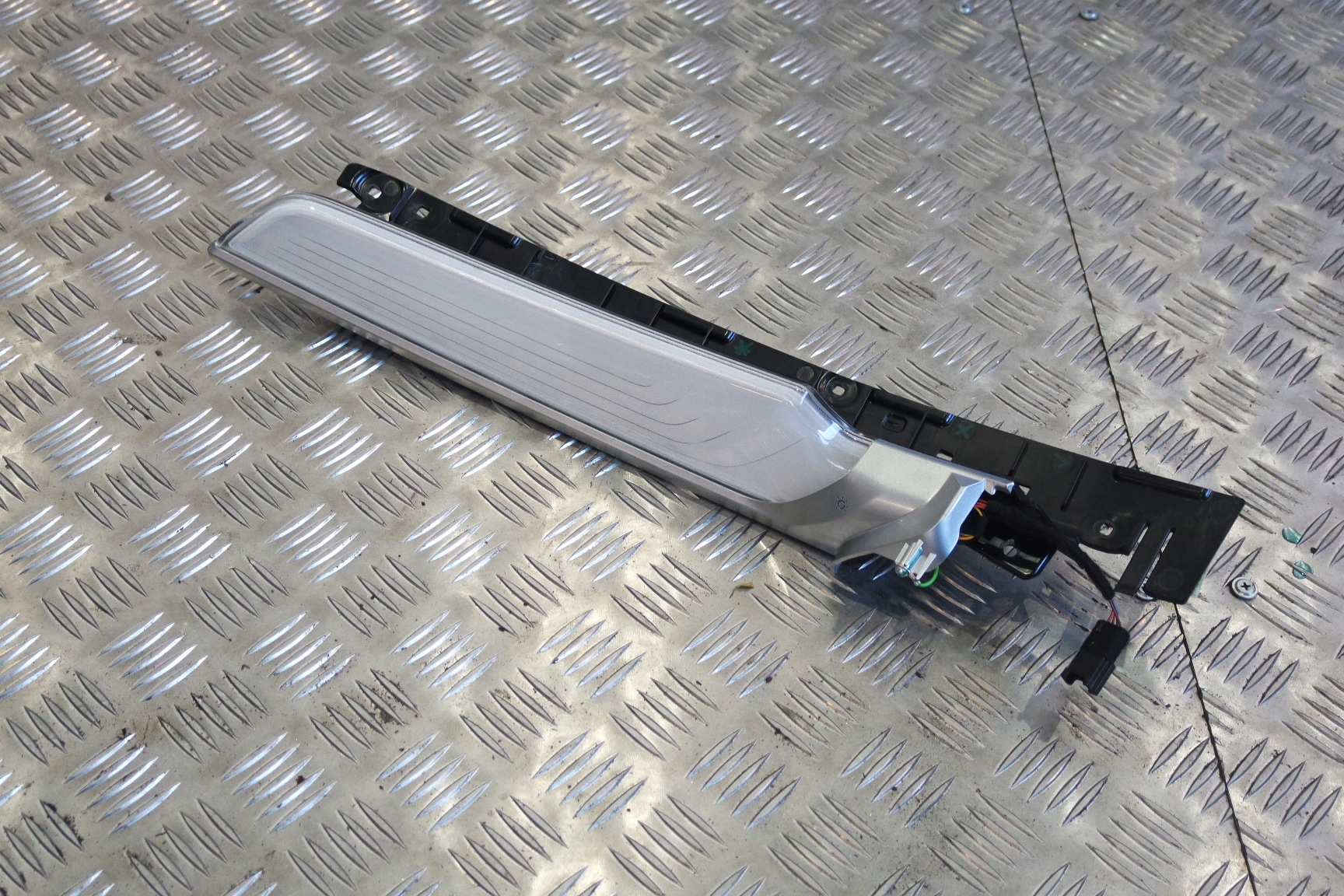 Лівий світловий меч Світлодіодна лампа BMW G12 7469541