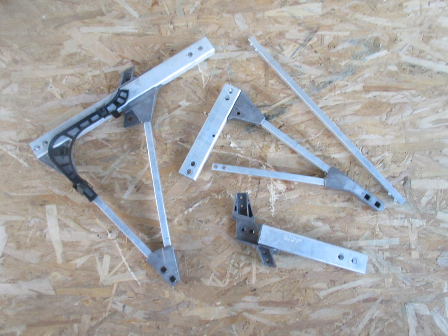 Оголовье опора крепление A2226200085 MERCEDES 222