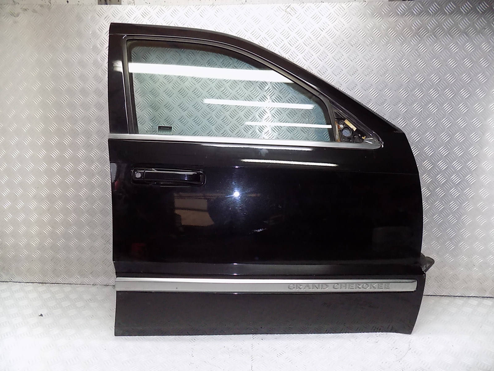 DRZWI PRAWY PRZOD kpl. JEEP GRAND CHEROKEE WK 05- Strona zabudowy przód - prawa