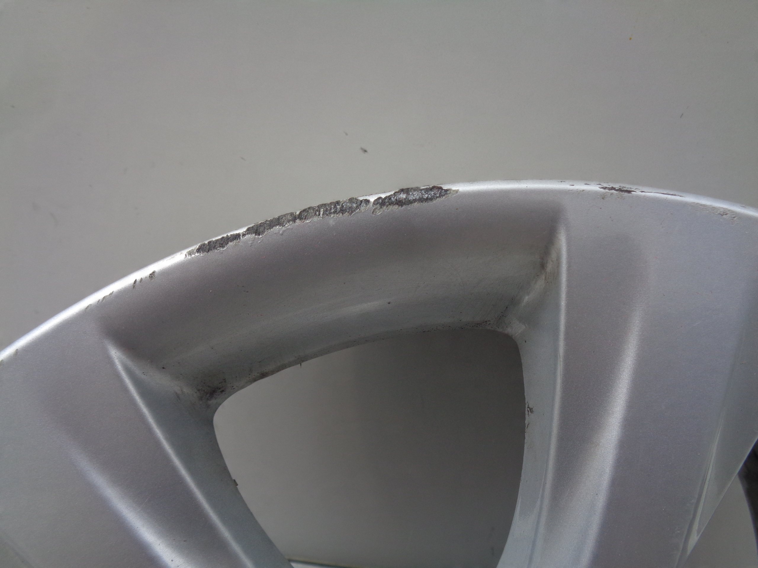 FELGA ALUMINIOWA BMW 8JX18 ET34 5X120 Liczba felg w ofercie 1 szt.