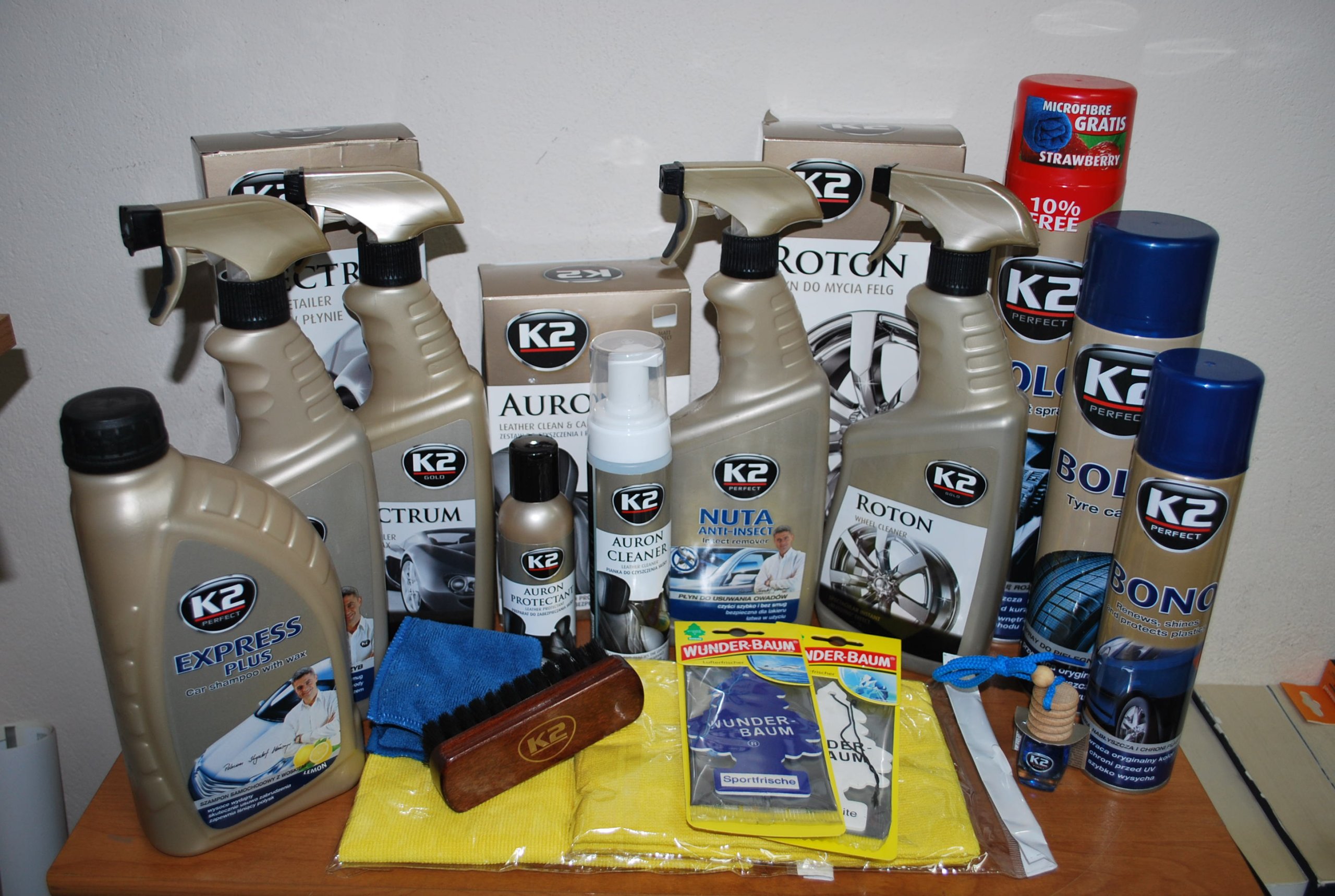 АВТОМОБИЛЬНАЯ КОСМЕТИКА-АВТОМОБИЛИ С КОЖАНОЙ ОБИВКОЙ