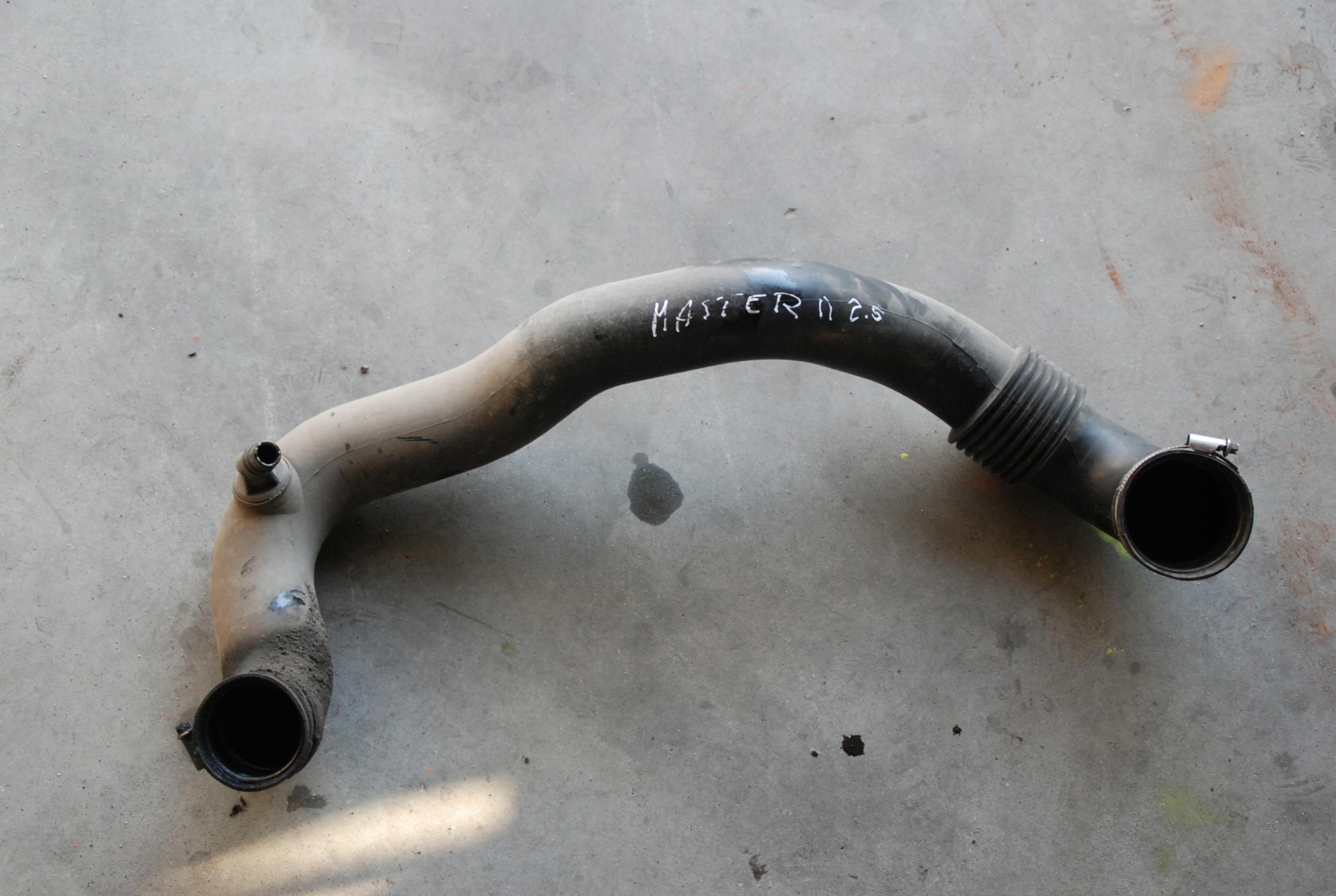 шланг труба Воздух renault MASTER II 2.5