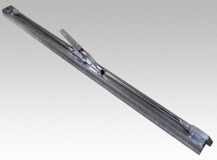 ZASUWA GARAŻOWA, KLAMKA RĄCZKA RYGLOWA DO BASKWILI Szerokość 4 m