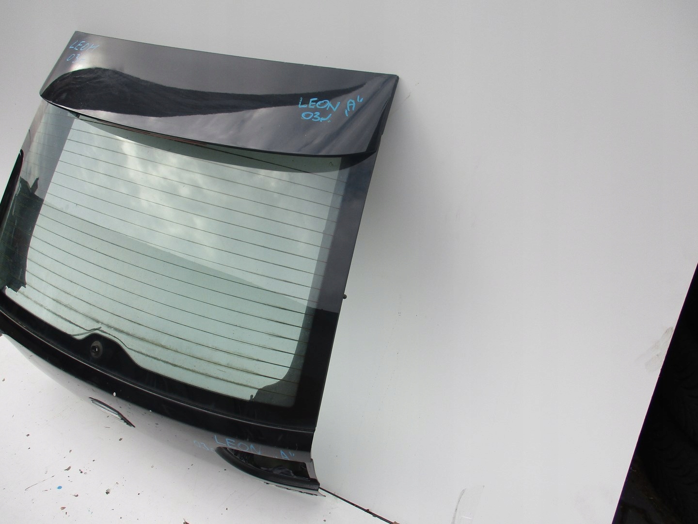 HECKKLAPPE SEAT LEON 1M0 03R