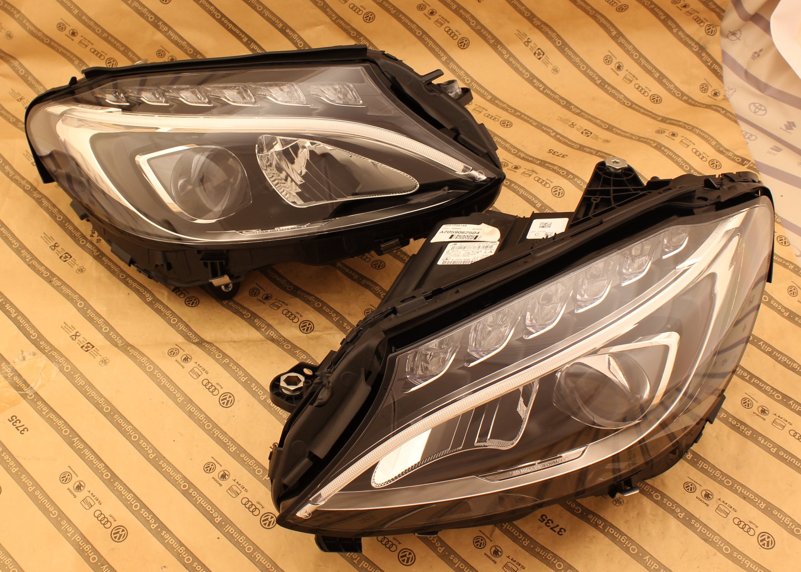 MERCEDES C-KLASA W205 14-18 LAMPA FULL LED