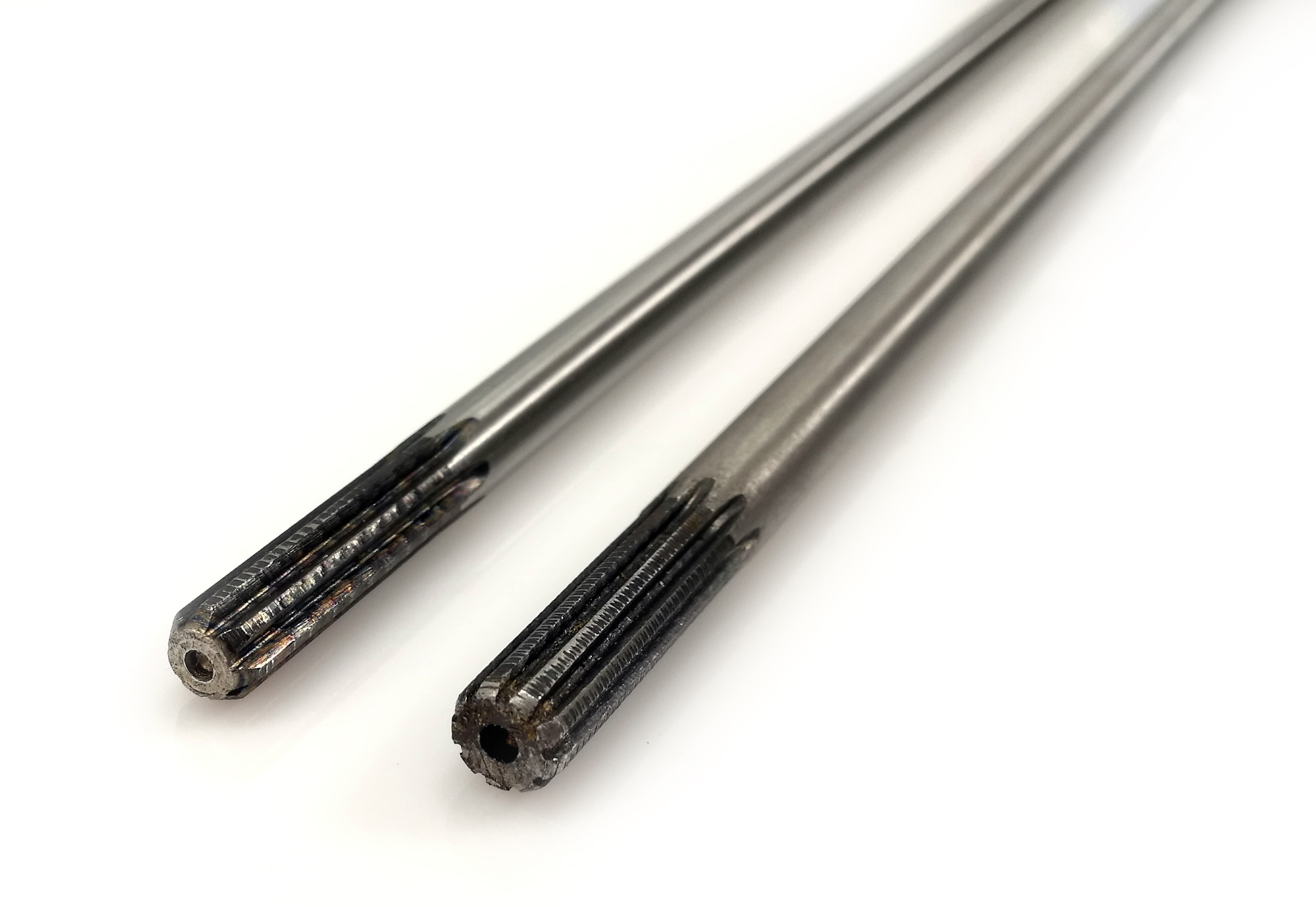 WAŁEK HARTOWANY PRĘT WAŁ OŚ NAPĘD DO KOSY 9F x 8mm Kod producenta WAŁEK HARTOWANY PRĘT WAŁDO KOSY 9F x 8mm