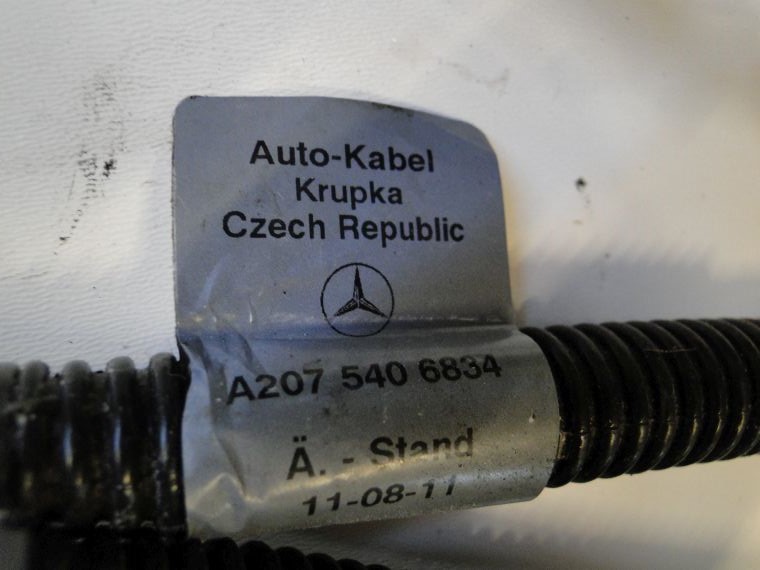 MERCEDES INSTALACJA DO AKUMULATORA A2075406834 Producent części Mercedes-Benz OE
