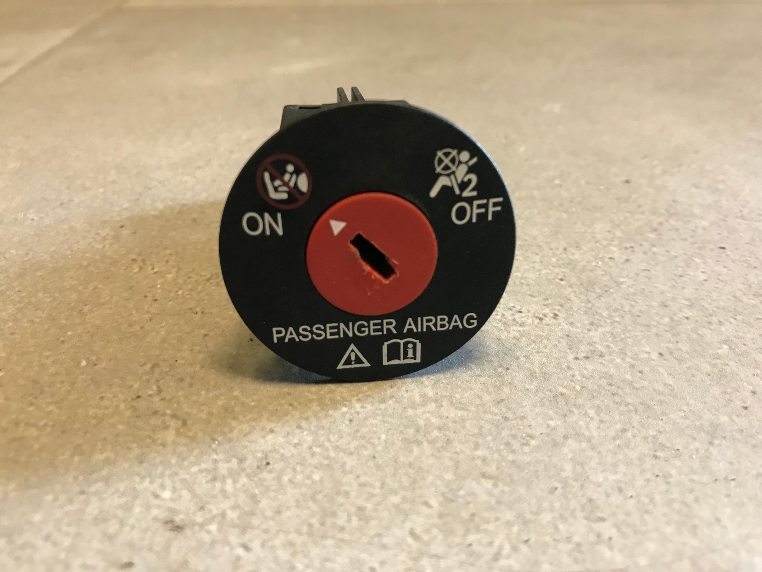 Suzuki SX4 SCross airbag pasażera off on za 25 zł z Męcina Allegro