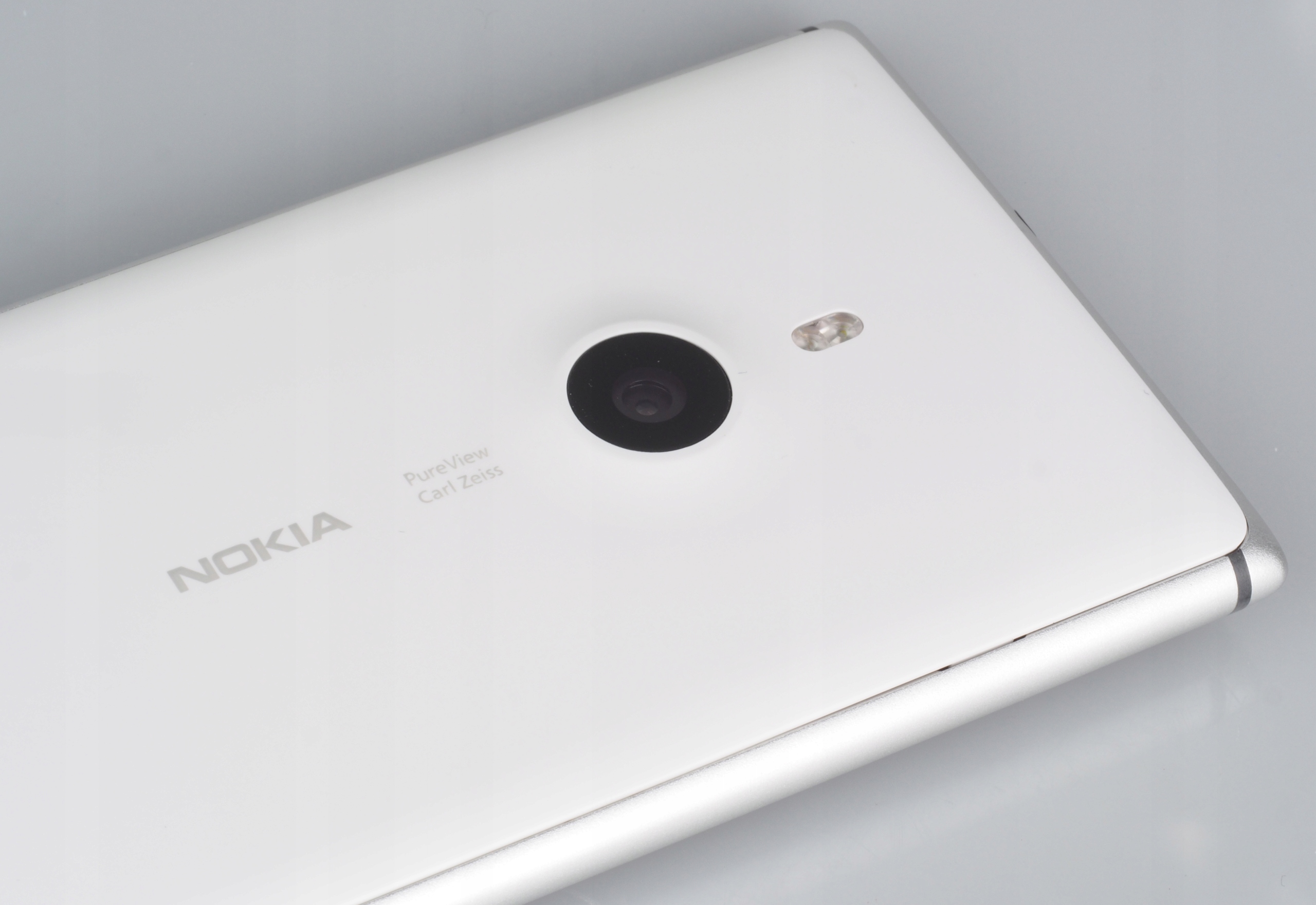 NOKIA LUMIA 925-новая. wys.PL код производителя 925
