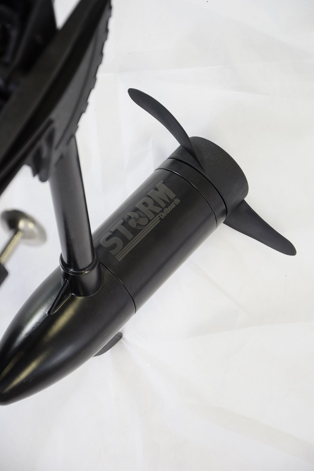 SILNIK ELEKTRYCZNY zaburtowy STORM 32lb Marka Storm