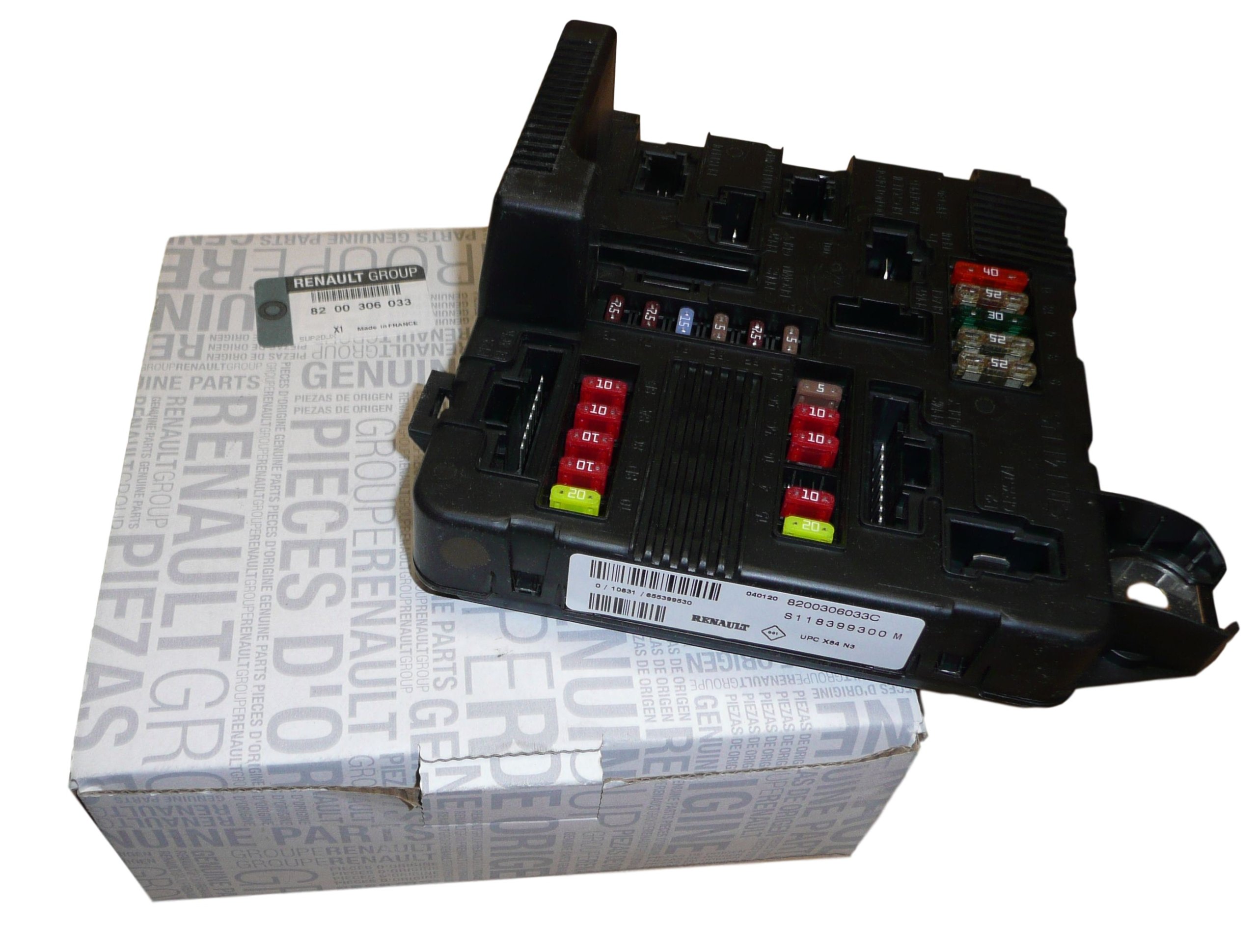 SKRZYNKA BEZPIECZNIKOW BSI R SCENIC II 8200306033 Part manufacturer Renault original OE