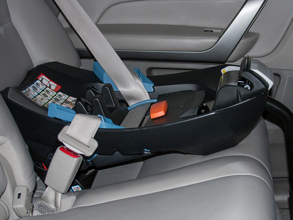 Установка автокресла isofix