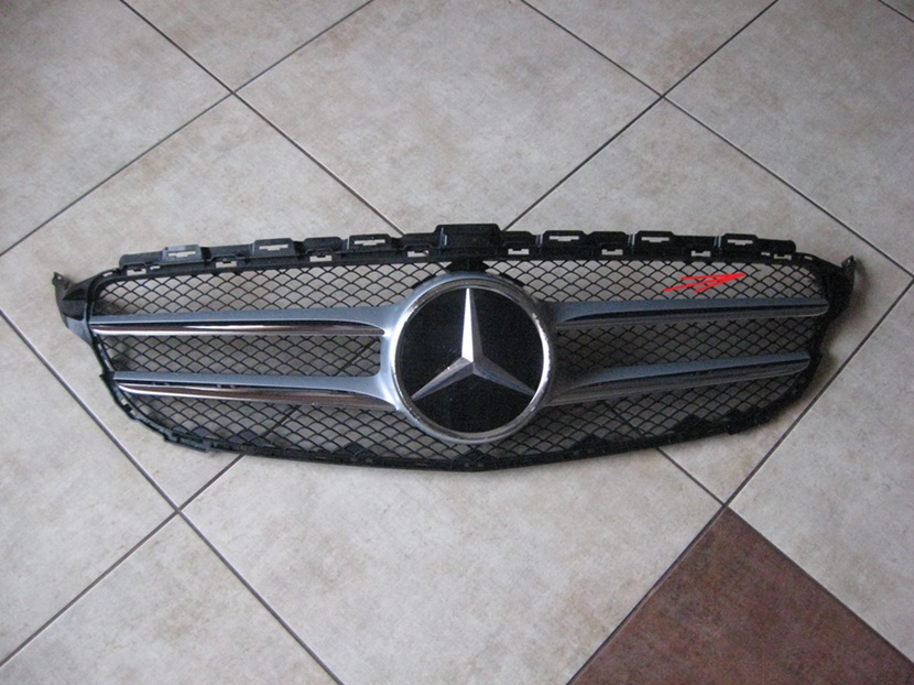 решетка радиатора - MERCEDES C класс W205 - AMG
