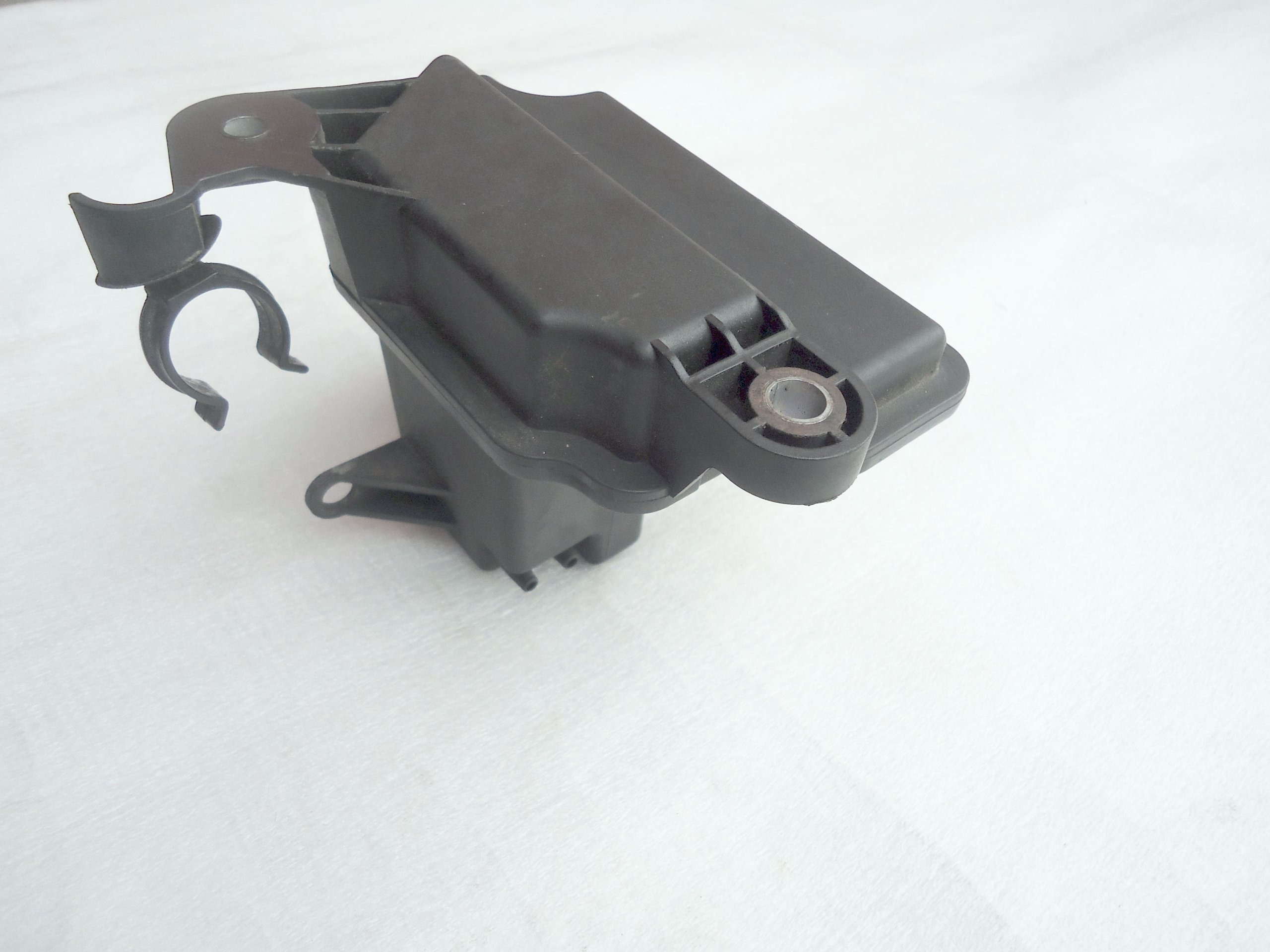 Ford OE 9646411180 бачок вакуум СЕПАРАТОР