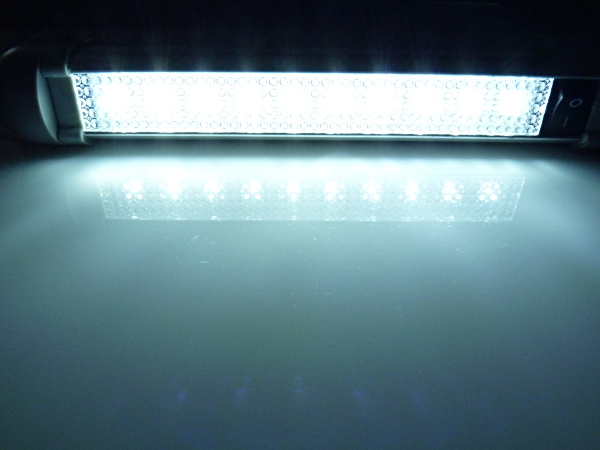 Lampa LED z włącznikiem JACHT CAMPER ŁÓDŹ 12V 24V Marka inny