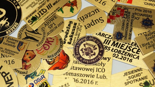 DUŻY tłoczony medal BIEGANIE 7cm+szarfa+wklejka Płeć nie dotyczy