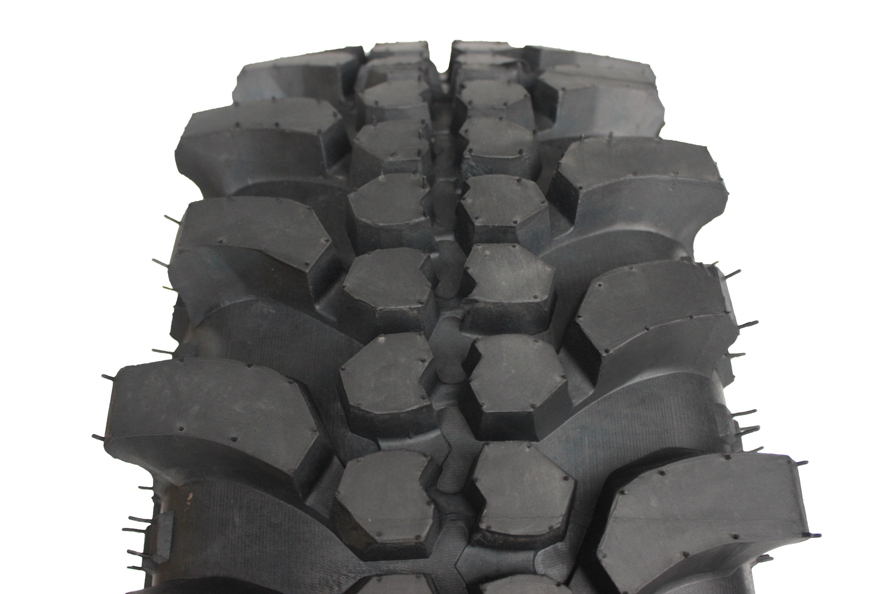 4x 235/75R16 OPONY BIEŻNIKOWANE TERENOWE TREKKER Marka Equipe