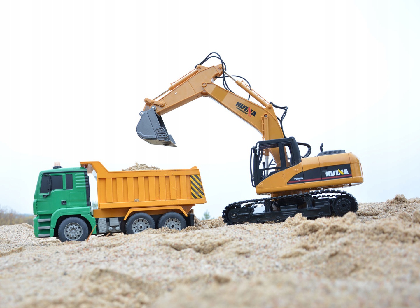 KOPARKA ZDALNIE STEROWANA RC METALOWA WIELKA MOCNA Marka inna