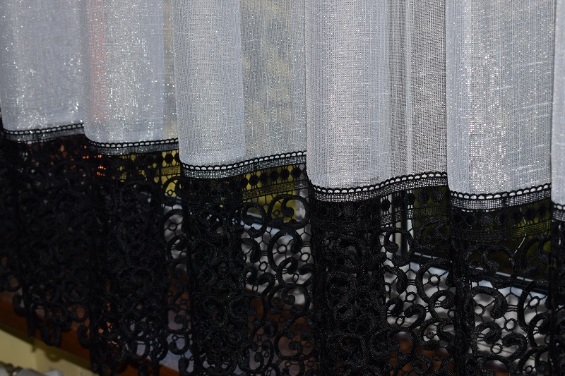 

Szron Gotowa 300 x 150 gipiura Czarna 30 cm