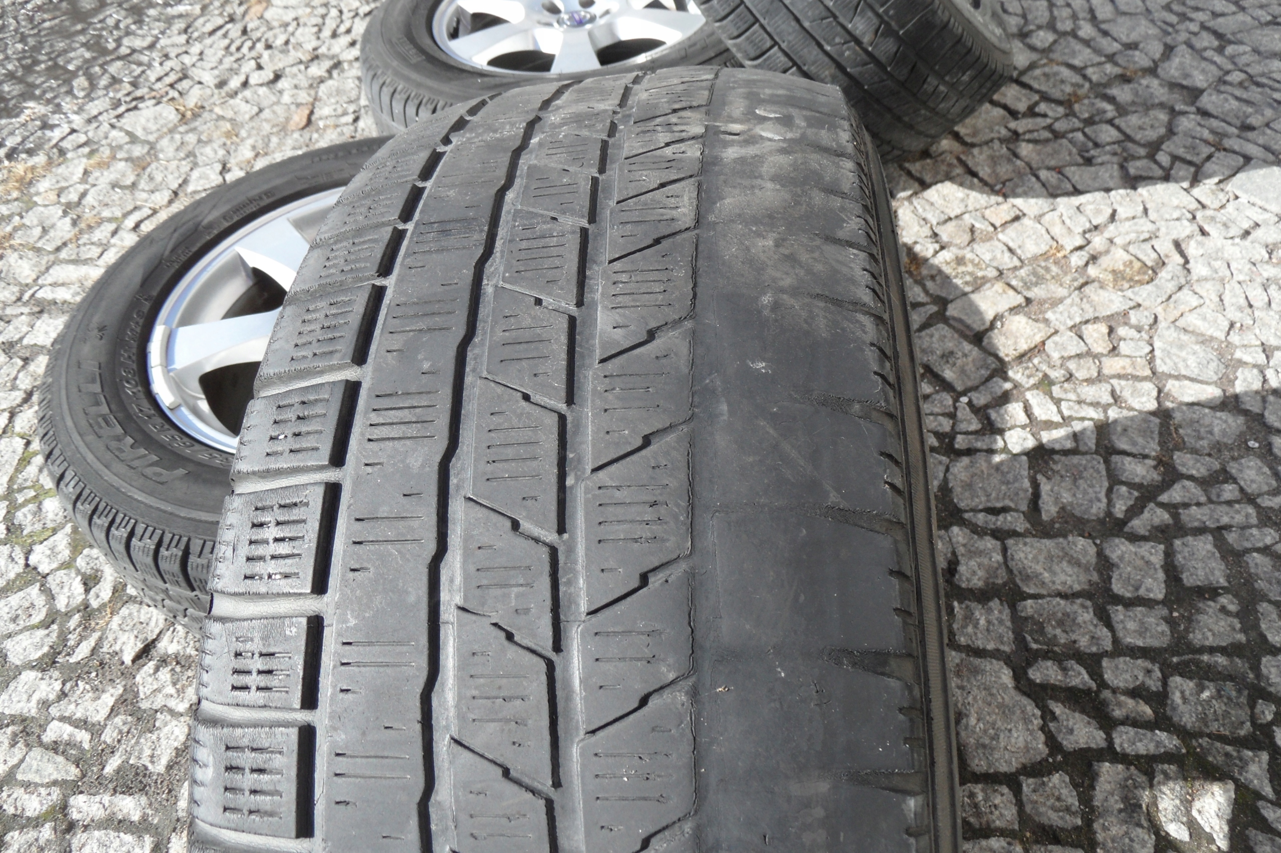 KOŁA FELGI ALUMINIOWE Z OPONAMI VOLVO XC60 Profil opony 65