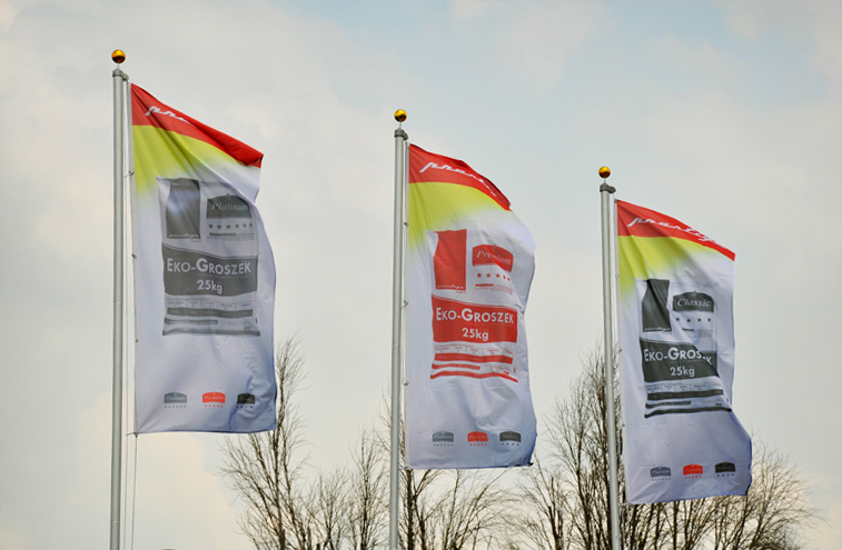 Maszt 1.3 Aluminiowy 6,2m + Flaga Reklamowa Firmowa 80x200 cm + PROJEKT Wysokość produktu 620 cm