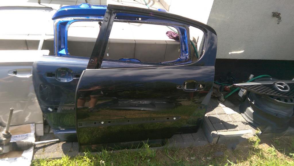 Peugeot 407 sedan tylne lewe drzwi czarne